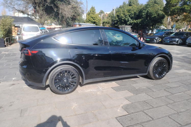 特斯拉 Model Y 2023款 后轮驱动版车身外观6003