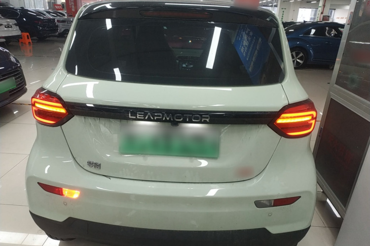 零跑汽车 零跑T03 2024款 403舒享版车身外观6