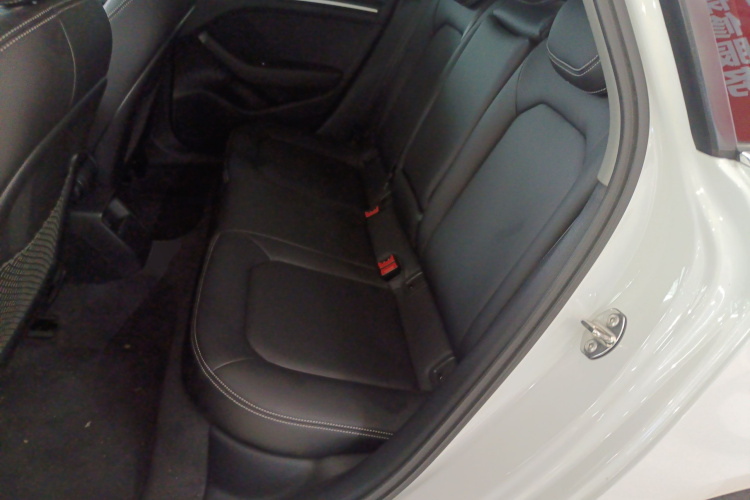 奥迪A3 2017款 Sportback 35 TFSI 进取型中控内饰7004