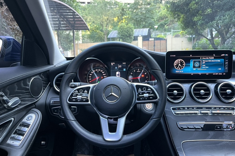 奔驰C级 2019款 C 180 L 时尚型运动版中控内饰7006