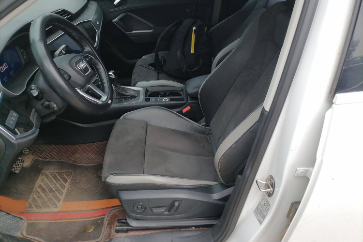 奥迪Q3 2019款 35 TFSI 进取动感型局部细节19