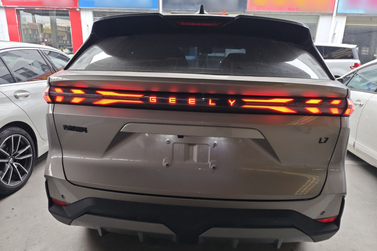 吉利银河 银河L7 2023款 1.5T 115km 星舰车身外观6004