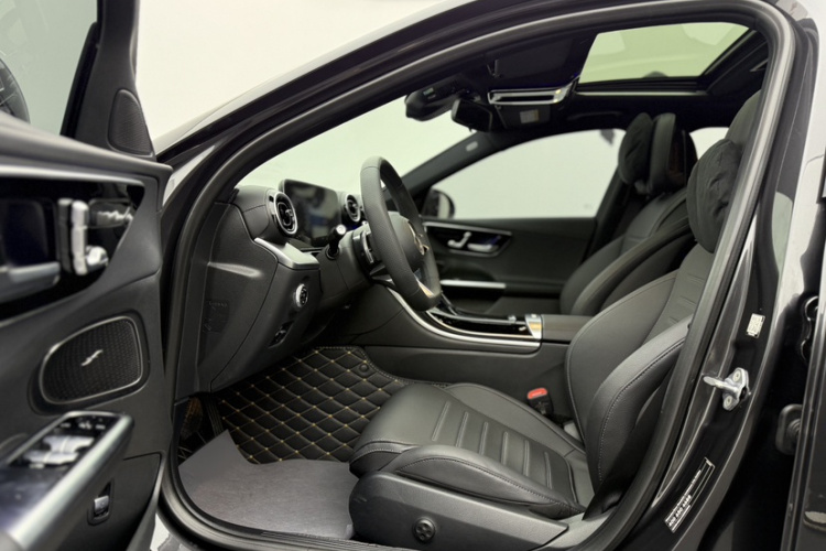 奔驰C级 2023款 改款 C 200 L 运动版中控内饰7005