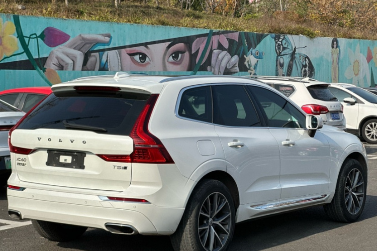 沃尔沃XC60 2020款 T5 四驱智远豪华版车身外观6005