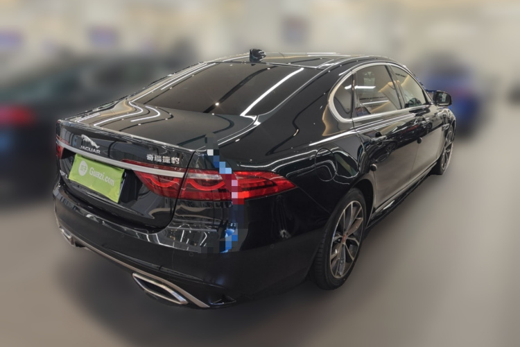 捷豹XFL 2022款 XFL 2.0T P250 两驱精英运动版车身外观7