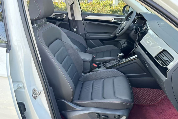 大众 探岳 2021款 330TSI 两驱3周年限量版中控内饰7008