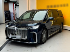 岚图汽车 岚图梦想家 2025款 PHEV 四驱旗舰鲲鹏版