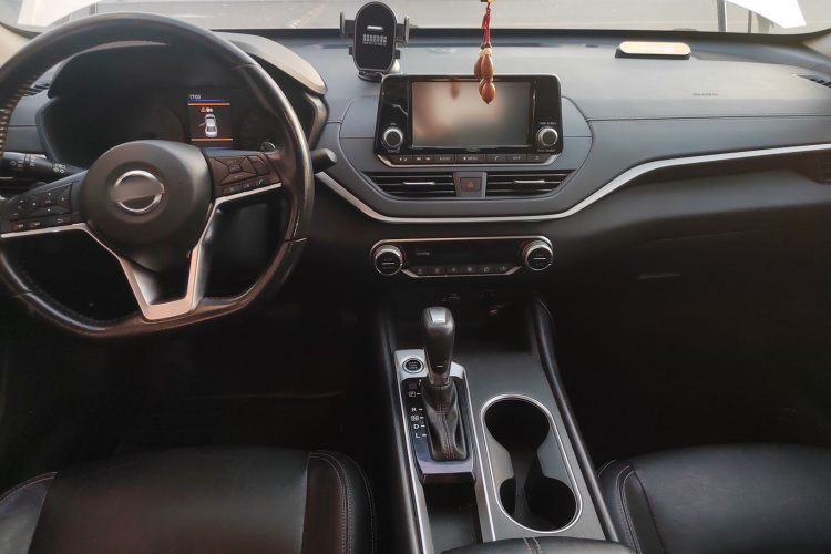日产 天籁 2019款 2.0T XL 智领版中控内饰12