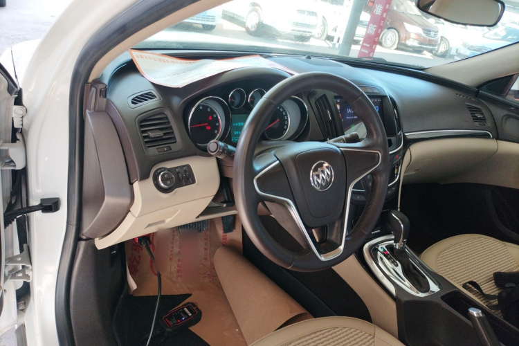 别克 君威 2014款 2.0L 领先时尚型中控内饰12