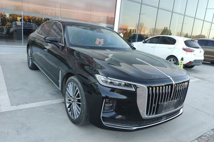 红旗H9 2020款 2.0T 智联旗享版车身外观3