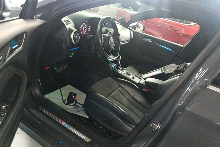 奥迪S3 2017款 改款 S3 2.0T Limousine中控内饰7003