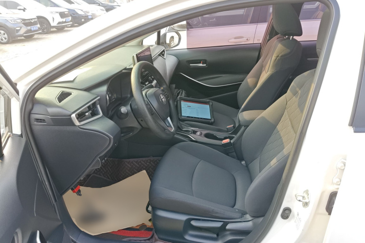 丰田 卡罗拉 2021款 双擎 1.8L E-CVT精英版局部细节19