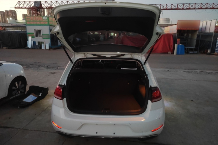 大众 高尔夫 2018款 1.6L 自动舒适型局部细节23