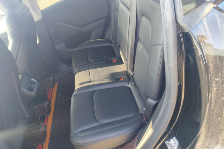特斯拉 Model Y 2023款 后轮驱动版中控内饰21
