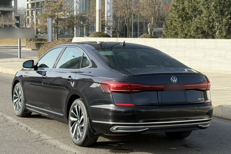 大众 帕萨特 2022款 380TSI 豪华版车身外观6002