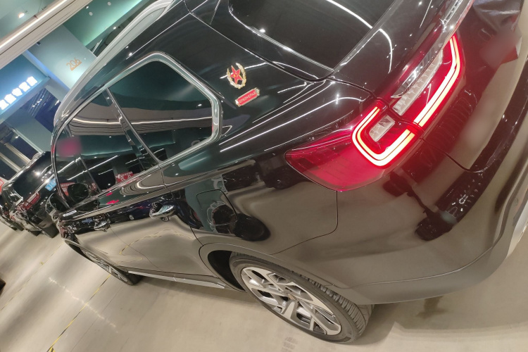 红旗HS7 2022款 3.0T 自动四驱智联旗畅版 五座车身外观4