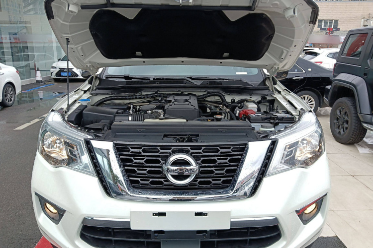 日产 途达 2020款 2.5L XL Upper 4WD 自动四驱豪华版机舱底盘24