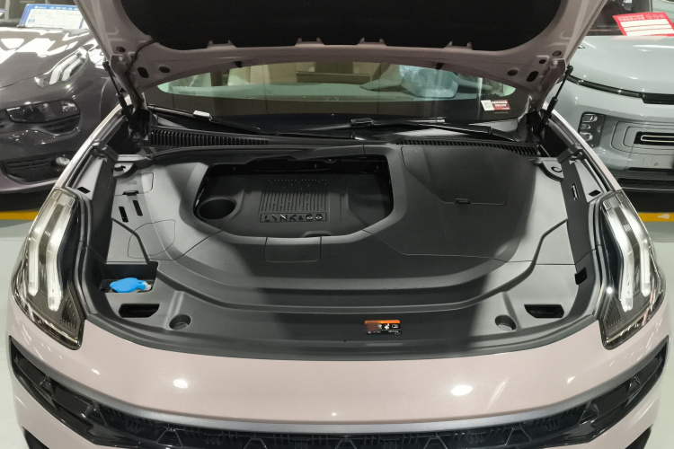 领克06 2023款 Remix 1.5T Shero机舱底盘24