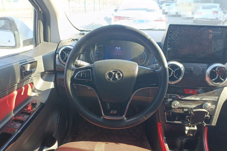 北汽新能源EX 2018款 EX360 新尚版中控内饰13