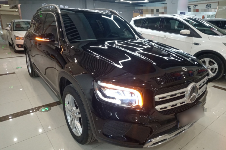 奔驰GLB 2022款 改款二 GLB 200 时尚型车身外观3