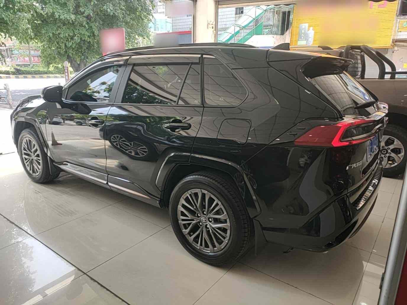 丰田 威兰达 2024款 2.0L CVT两驱豪华PLUS版(3)