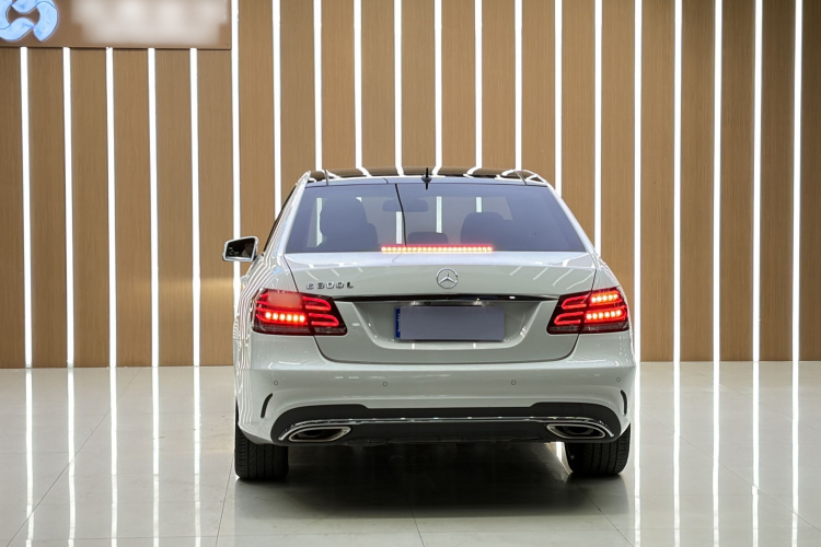 奔驰E级 2014款 改款 E 300 L 运动型车身外观6004