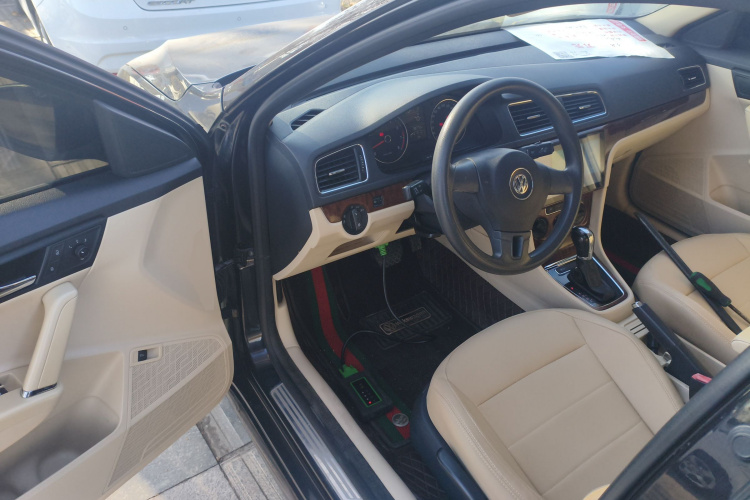 大众 朗逸 2013款 改款经典 1.6L 自动舒适版中控内饰20