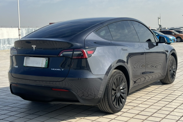 特斯拉 Model Y 2024款 后轮驱动版车身外观6006