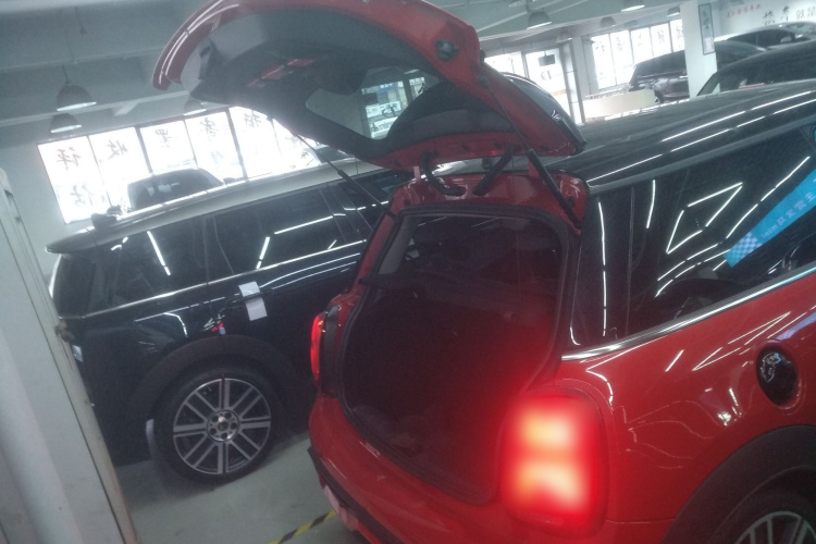 MINI 2023款 2.0T COOPER S 艺术家机舱底盘23