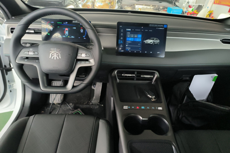 比亚迪 秦PLUS 2025款 DM-i 智驾版 128KM进取型中控内饰12