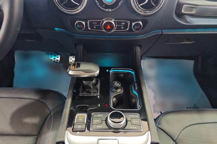 北京越野 北京BJ40 2024款 2.0T 城市猎人荣耀版局部细节18