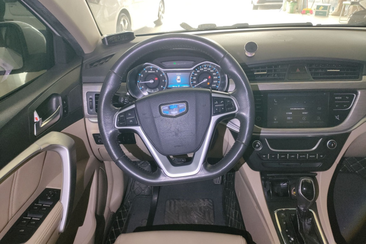 吉利汽车 帝豪 2017款 三厢百万款 1.5L CVT豪华型中控内饰13