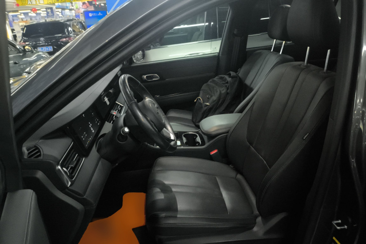 理想汽车 理想ONE 2020款 增程6座版中控内饰19