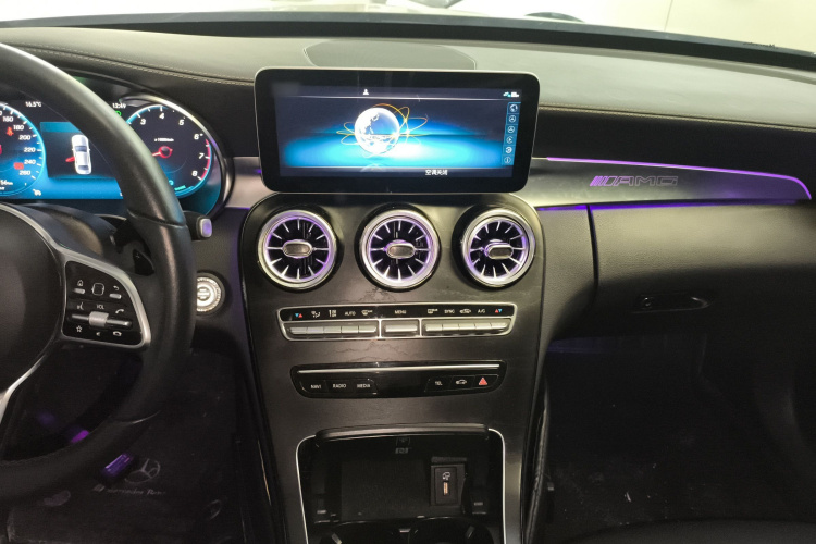 奔驰C级 2019款 改款 C 260 L 运动版局部细节16