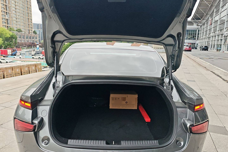 小鹏P7 2020款 670N局部细节23