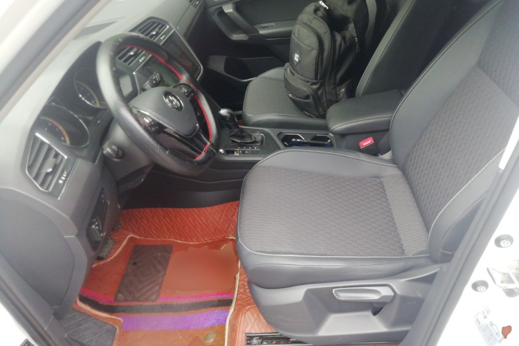 大众 途观L 2019款 330TSI 自动两驱风尚版 国VI中控内饰19