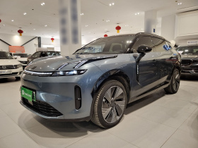 领克08 EM-P 2025款 220km 四驱性能Halo