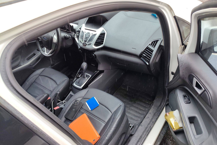 福特 翼搏 2013款 1.5L 自动尊贵型局部细节9005