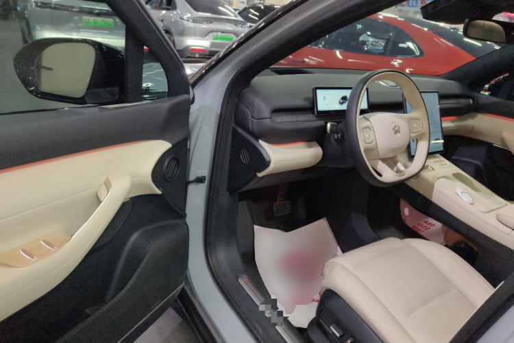 蔚来ES6 2023款 75kWh中控内饰7003