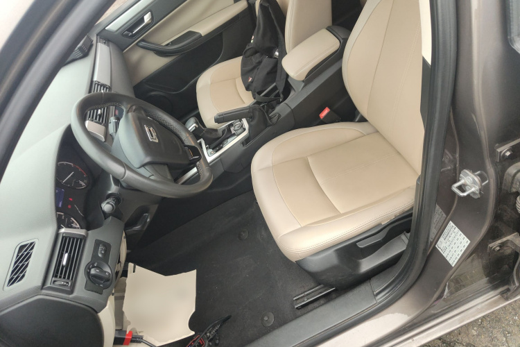 观致3 2014款 三厢 1.6L 自动致悦型中控内饰19