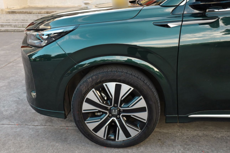 蓝电E5 PLUS 2025款 165km 长续航版PLUS 7座车身外观6012