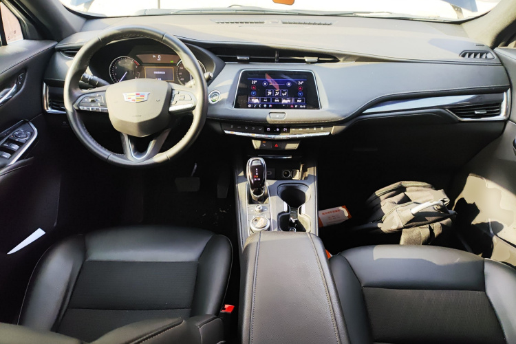 凯迪拉克XT4 2022款 28T 两驱风尚型中控内饰12