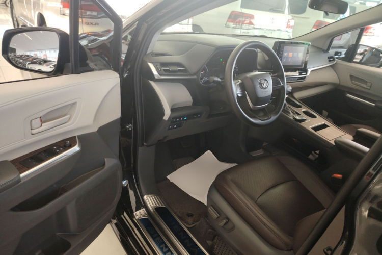 丰田 赛那SIENNA 2021款 2.5L混动 舒适版中控内饰7003