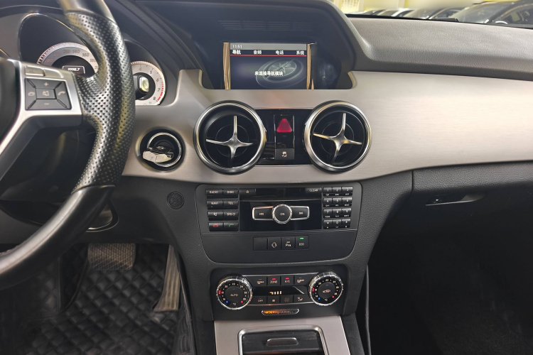 奔驰GLK级 2015款 GLK 260 4MATIC 动感型 极致版中控内饰7003