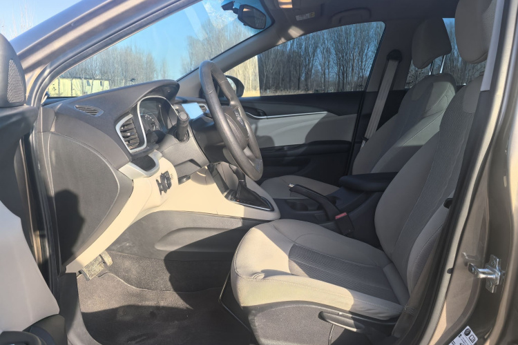 别克 英朗 2017款 15N 自动进取型中控内饰7001