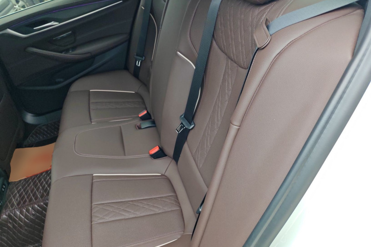 宝马5系 2023款 530Li 领先型 M运动套装中控内饰7004