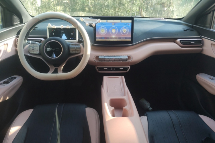 比亚迪 海鸥 2024款 荣耀版 305km 活力版中控内饰12