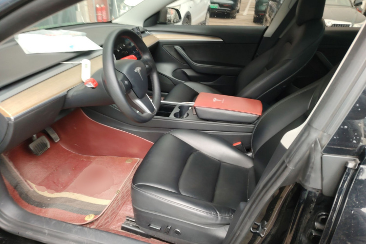 特斯拉 Model 3 2022款 后轮驱动版中控内饰19