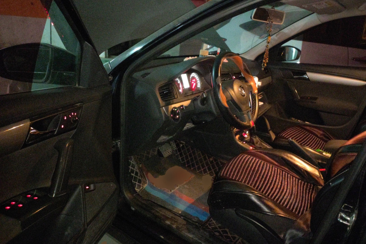 大众 朗逸 2015款 1.6L 自动风尚版中控内饰20