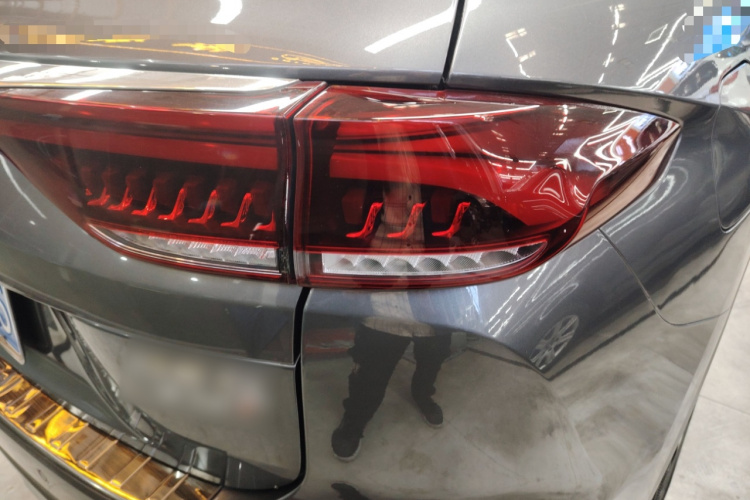 广汽传祺 传祺GS5 2019款 270T 自动尊享版车身外观9